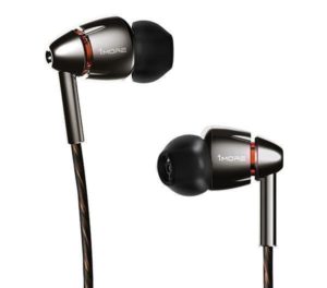 med mikrofon in-ear armatur + dynamisk, antal drivere: 4 følsomhed 99 dB impedans 32 Ohm mini jack 3,5 mm vægt 18,5 g